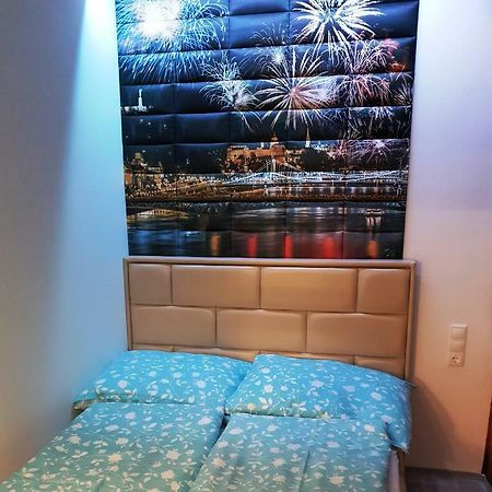 Fireworks Rakoczi Mini Apartment Budapest Exterior photo